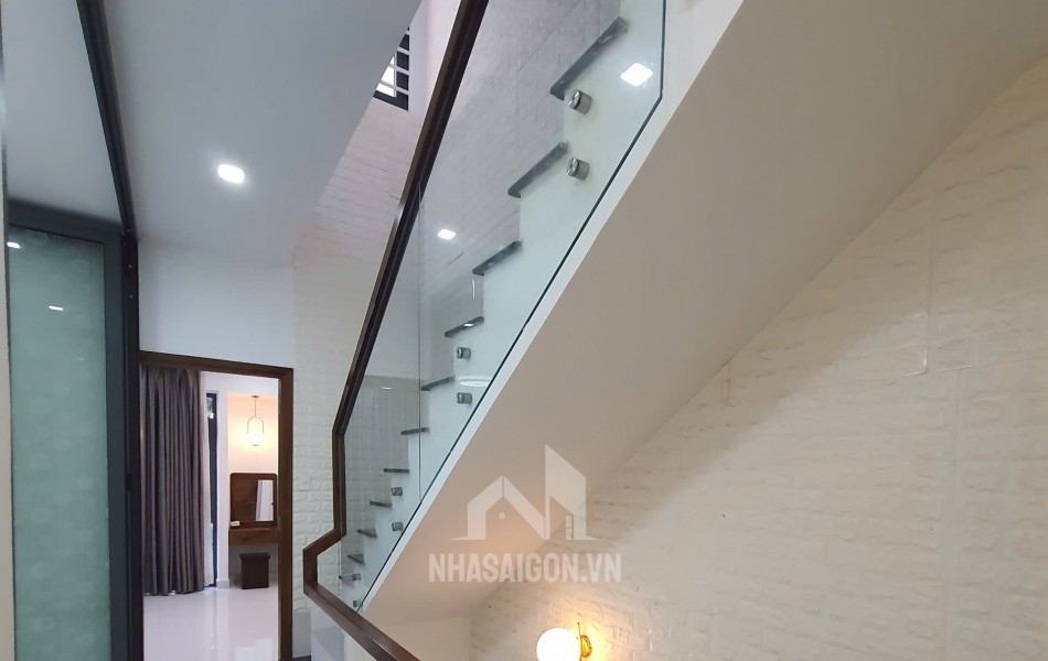 Bán nhà Full nội thất khu dân cư APEC trường thọ thủ đức,TPHCM,LH 0909428959.